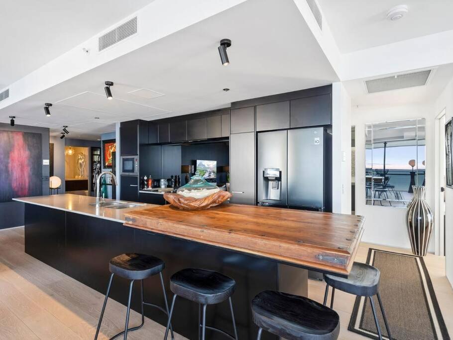 Exclusive Circle On Cavil Sub-Penthouse Luxury Apt - Hosted By Coastal Letting ゴールドコースト エクステリア 写真